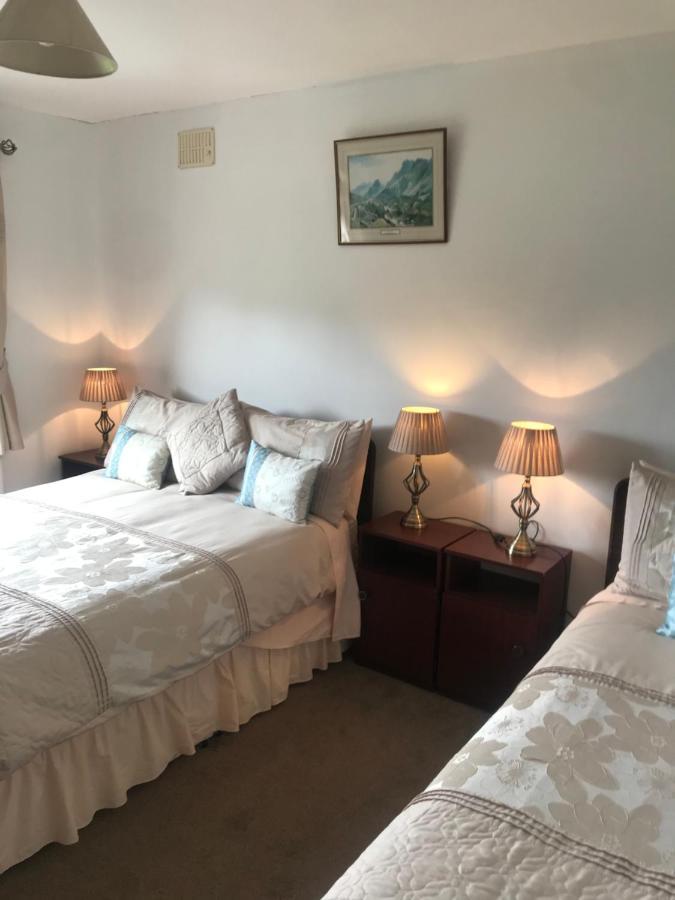 Marguerite'S B&B Glenties Buitenkant foto