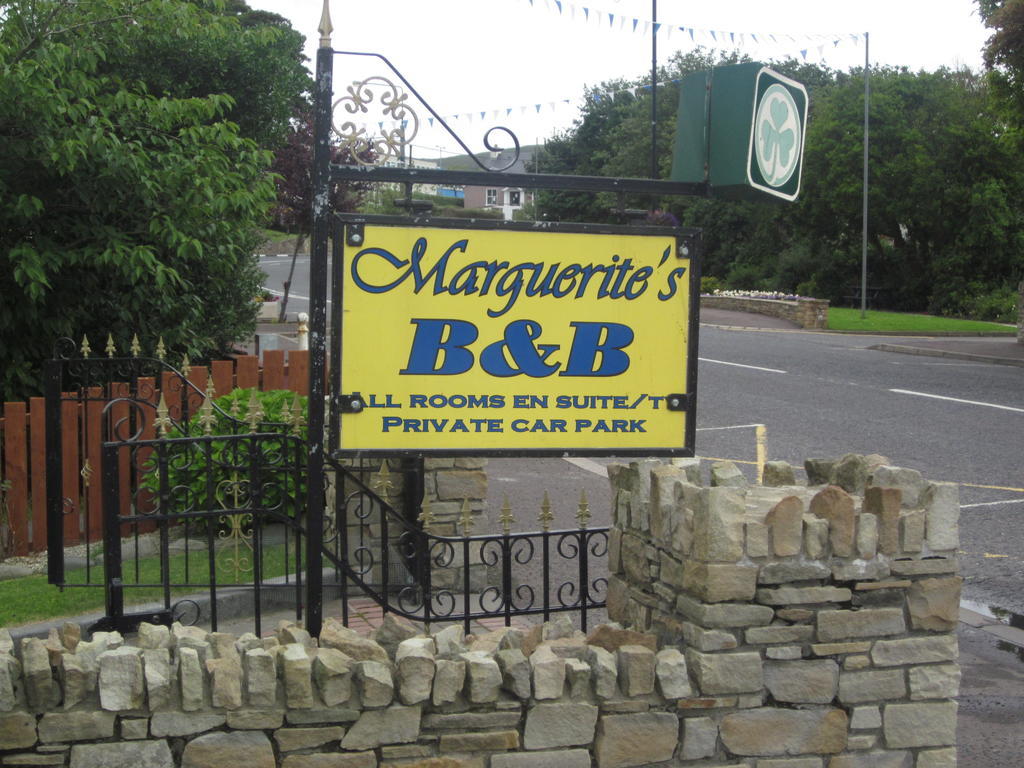 Marguerite'S B&B Glenties Buitenkant foto